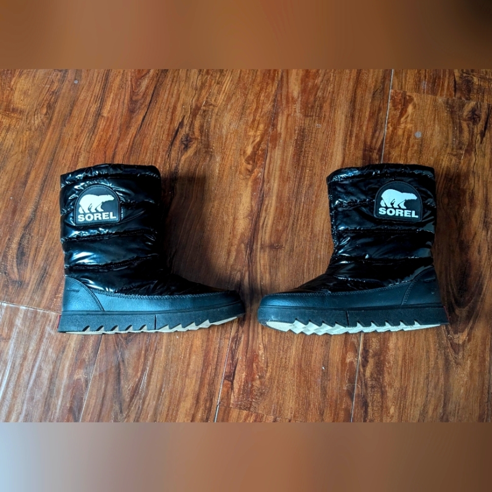 Sorel Joan of Arctic puffy snow boots